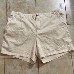 NWT Women’s Old Navy High Rise OG Chino Shorts. Inseam 3.5”.